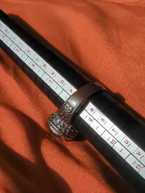 Men's Silver Black Stone Signet Ring - Picture 3 of 3